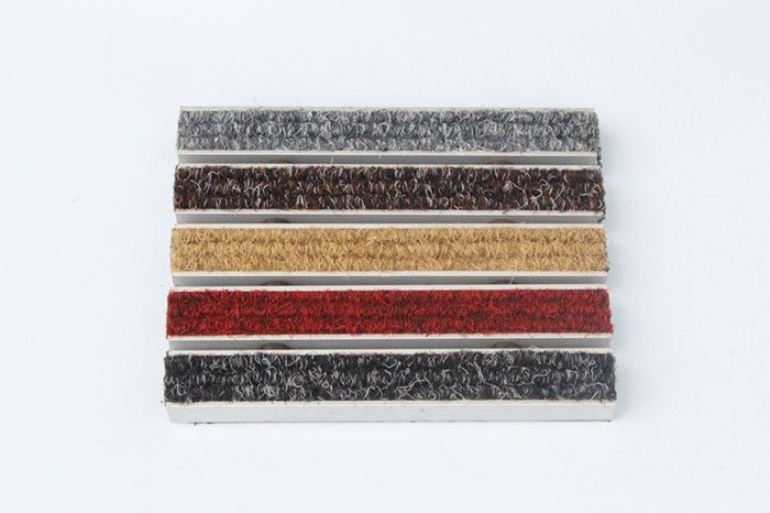 现在家里铺怎样的地毯好打理,现在还有人客厅放地毯么