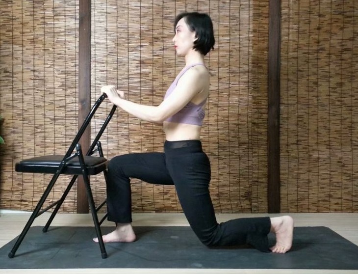 下蹲时膝关节疼痛可能是什么原因,膝关节下蹲到底时疼