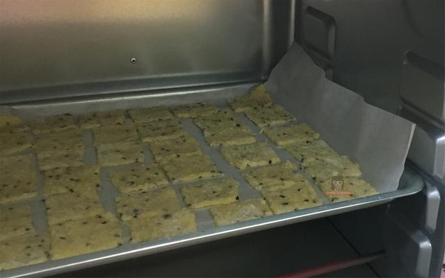 用一点小米怎么做小米锅巴,一碗小米教你做出好吃的米饼