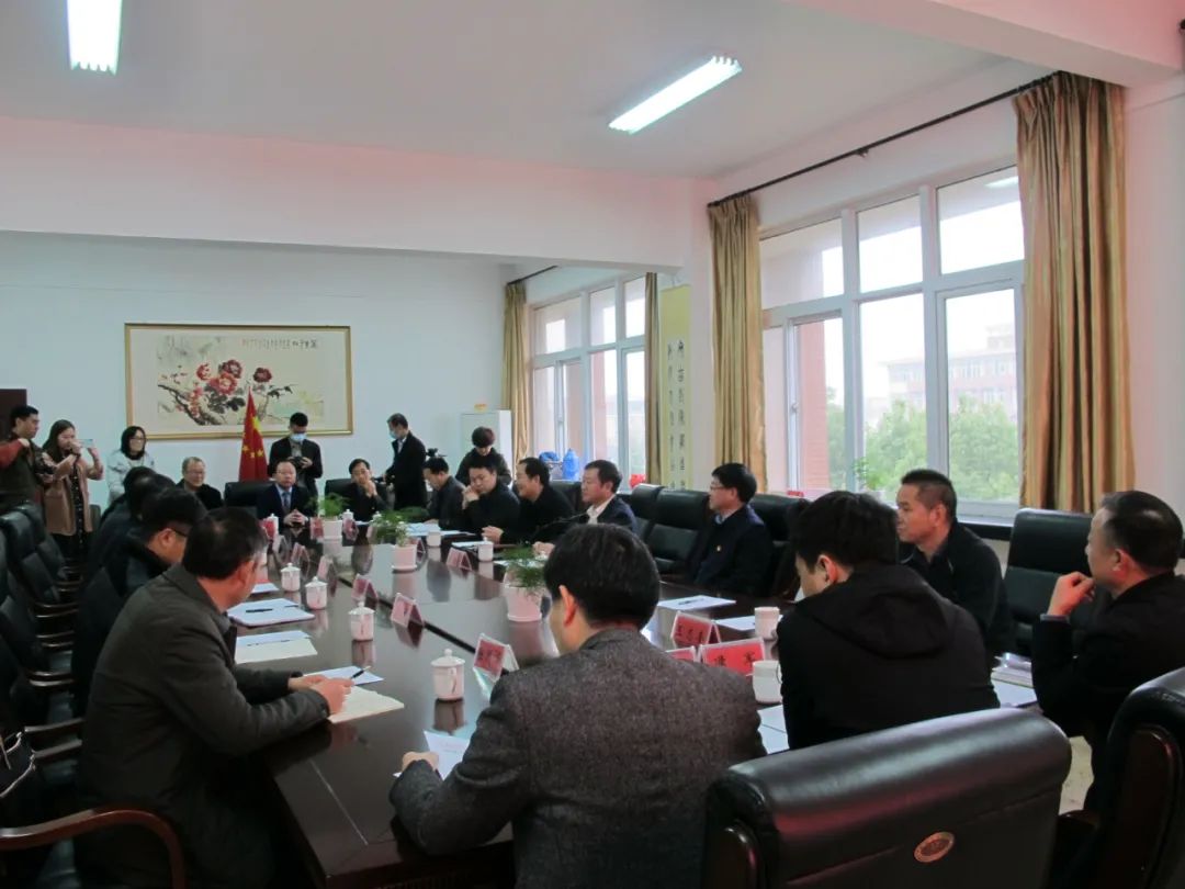 喜大普奔学校报道,喜大普奔公司