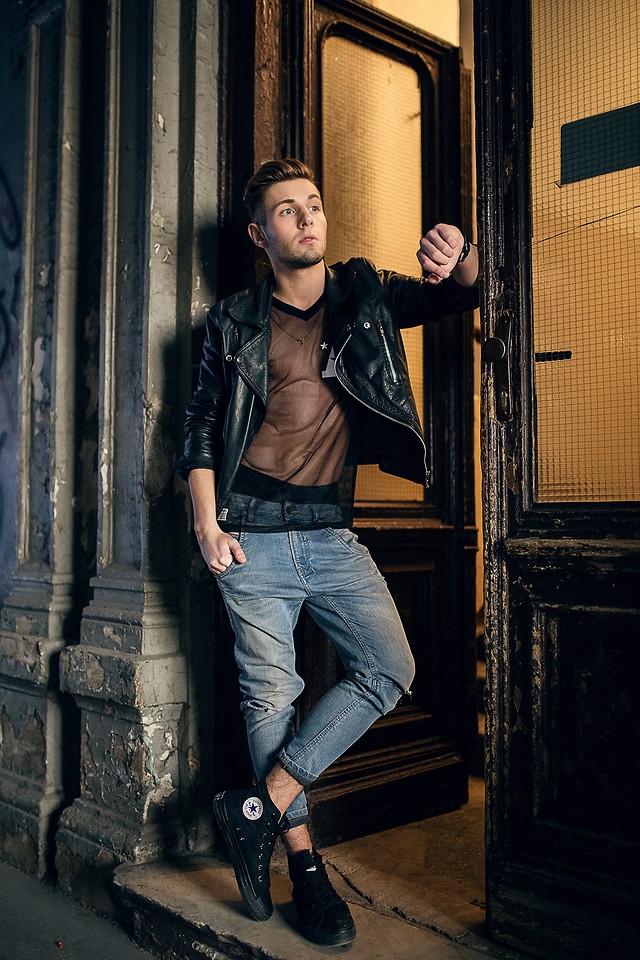 低帮鞋和高帮鞋哪个对脚踝更好,低帮鞋和高帮鞋哪个好搭配