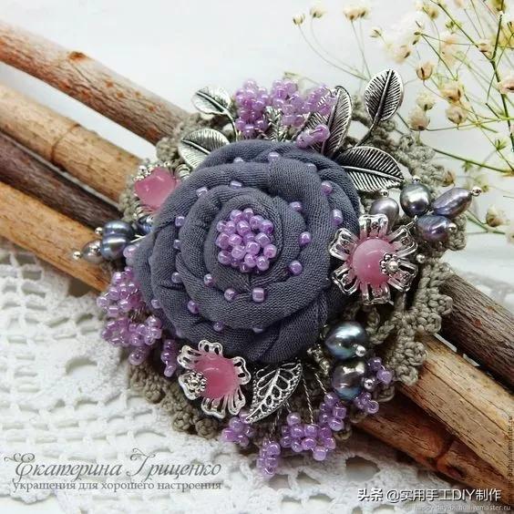 布艺玫瑰花的作品,花朵布艺作品