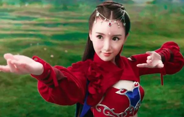 毛晓彤自带美瞳的宝藏女孩 (毛晓彤真的没有戴美瞳吗)