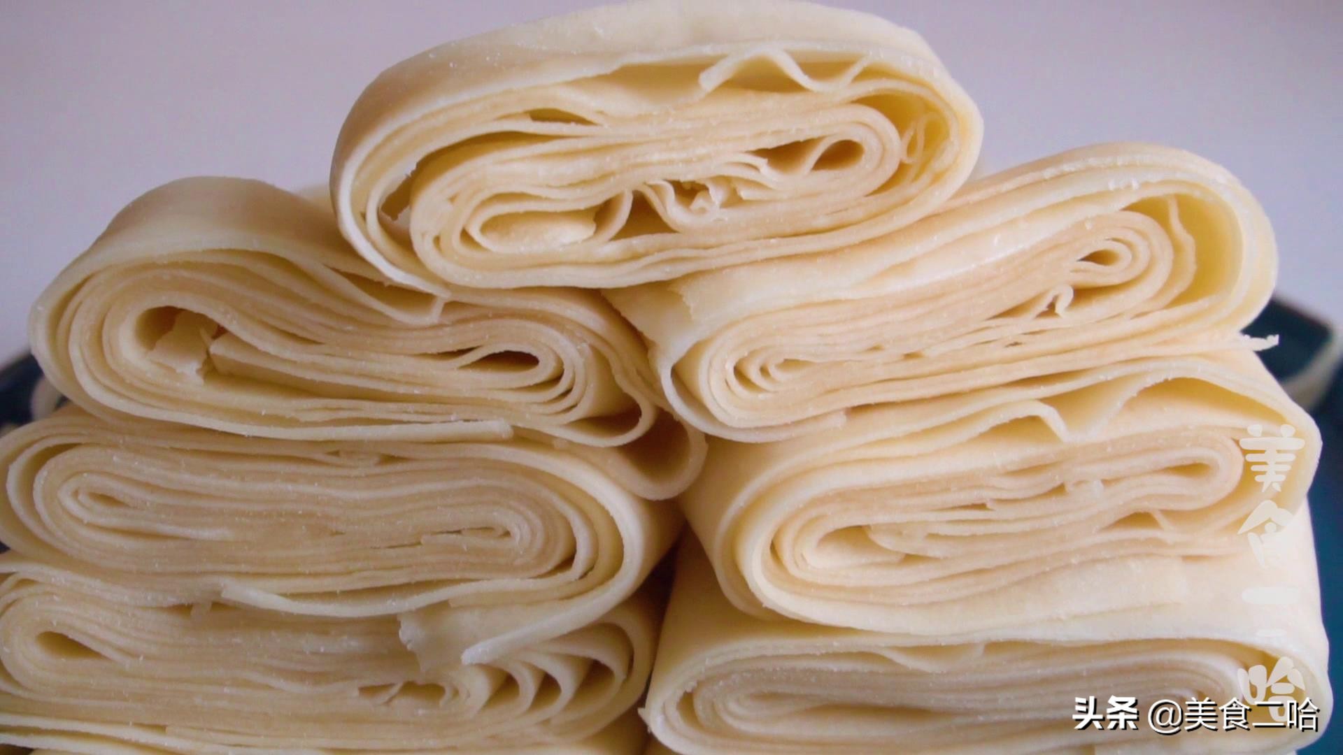 特色小吃手工擀面皮制作,擀面皮和凉皮哪个有嚼劲