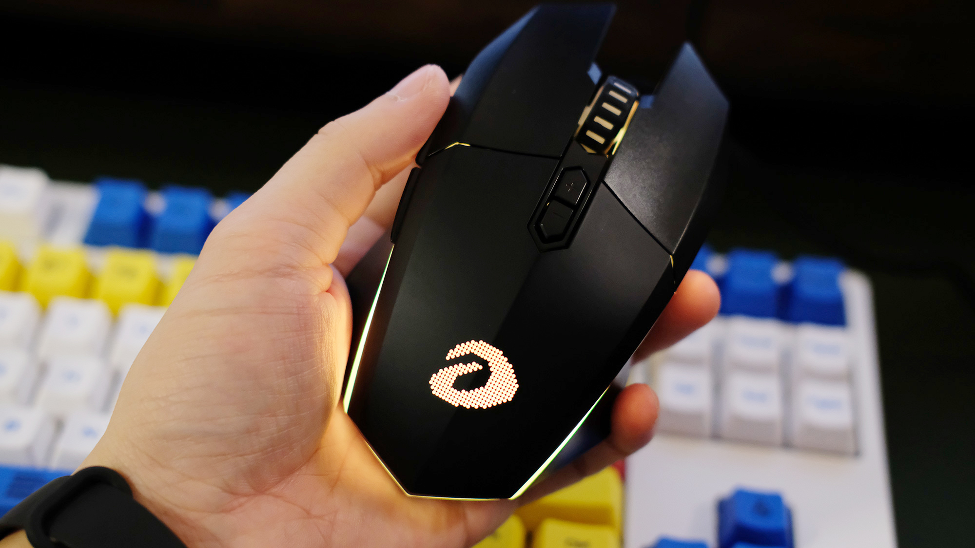 达尔优em910荆棘紫,达尔优em910白色与黑色