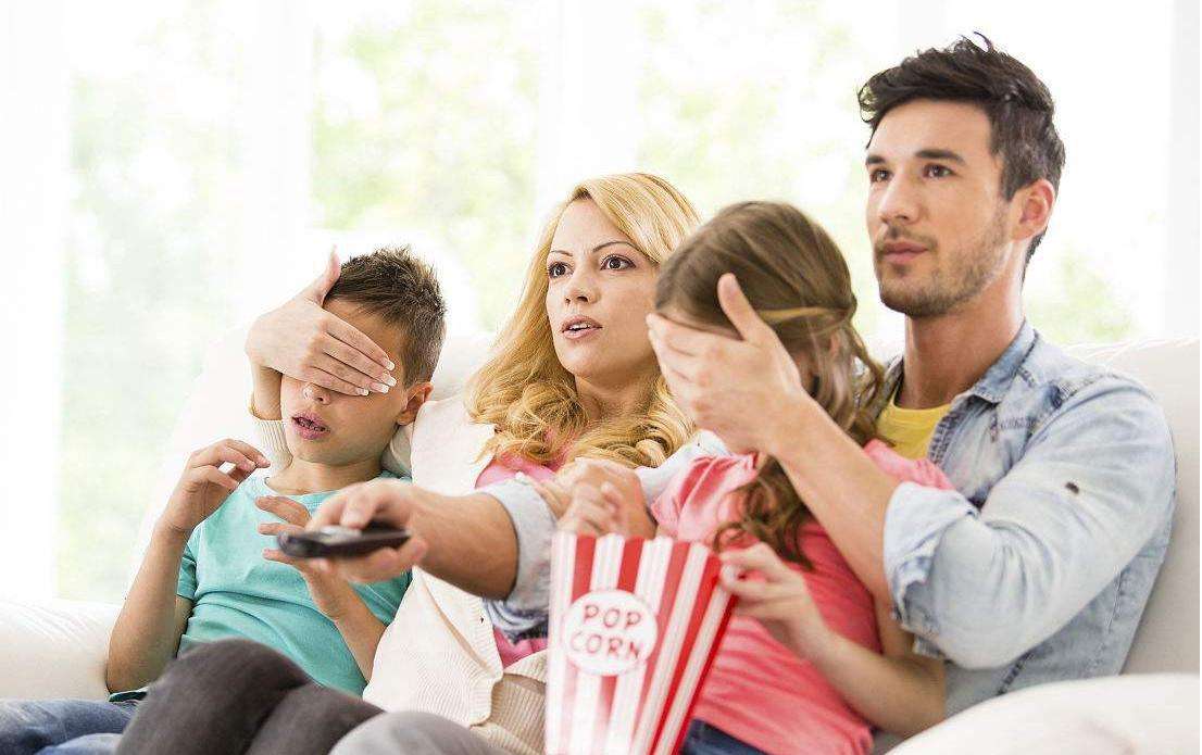 孩子爱看电视如何沟通,孩子看电视对话影响专注力吗