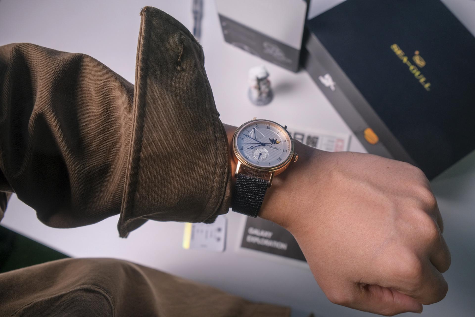 娴烽弗鏂囧垱鏈堢浉,娴烽弗鏈堢浉鑵曡〃鏂囧垱绀肩洅