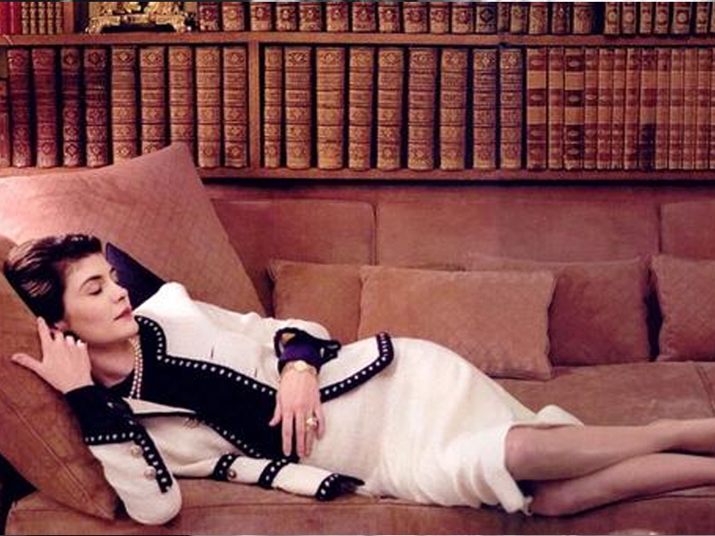 香奈儿coco小黑裙,香奈儿经典小黑裙你真的懂它吗