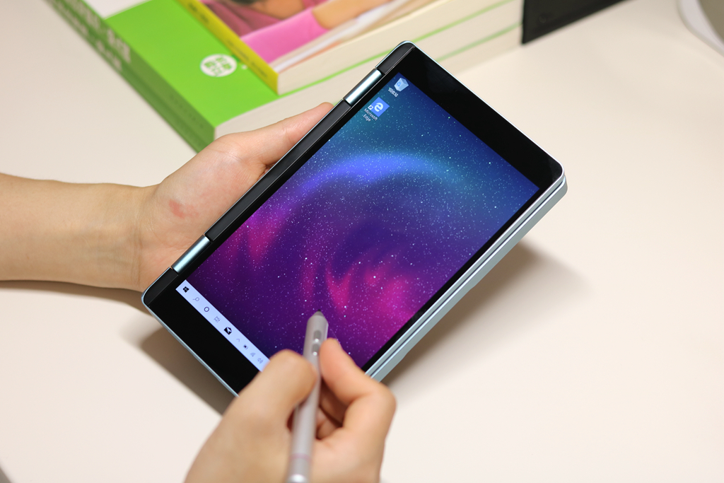 把电脑装口袋是什么操作？国产品牌壹号本出新品，网友称太迷你了