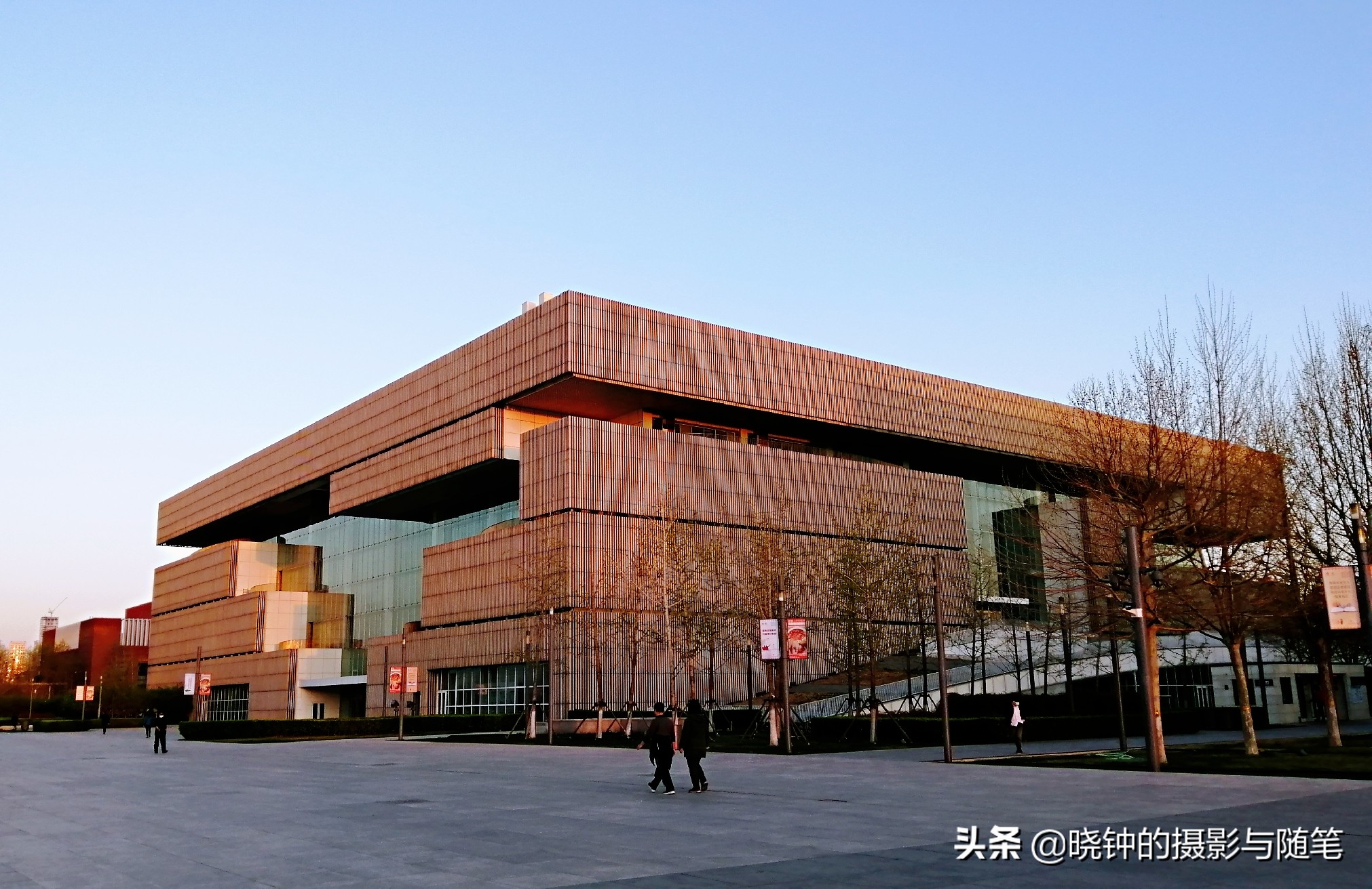 姹紫嫣红的天津文化中心，让人感受到这座城市的文化氛围与格调