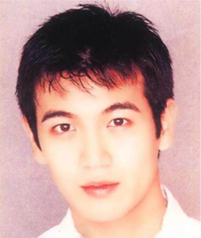 成龙没捧红过一个人,成龙老了为什么还那么拼