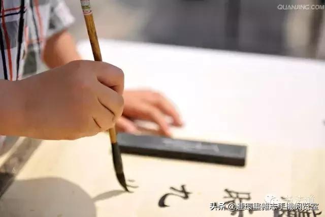 关于山水日月经典古诗词50句,200字左右的经典古诗词二十首