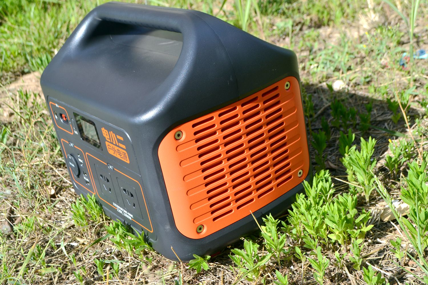 发电机对比户外电源,小型发电机和户外电源优缺点