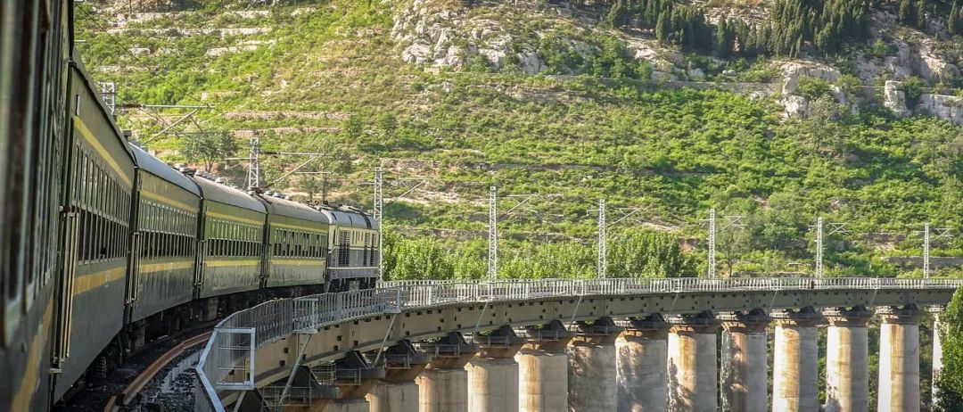 中国最便宜火车，票价仅售1元，至今不肯涨价，背后原因看哭....