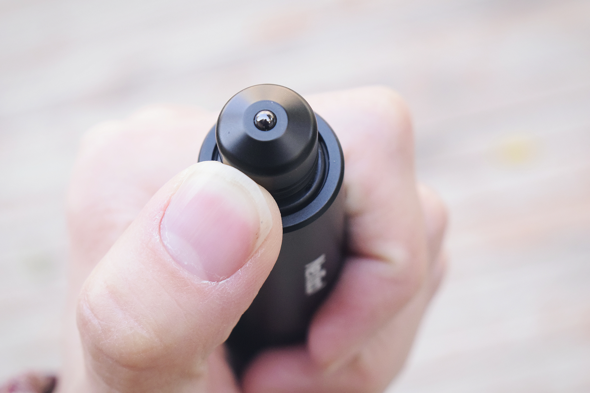 随身防护迅雷之势！——纳拓雷电安全求生伸缩棒体验