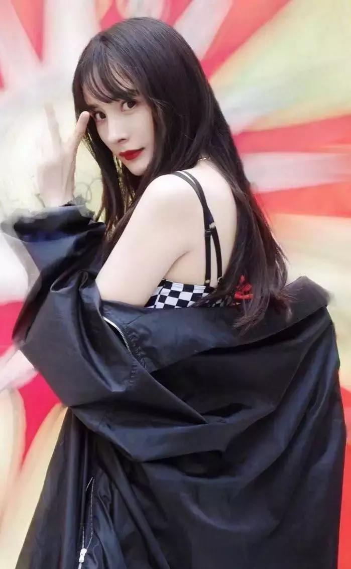 黑化后的女星杨幂,离婚黑化