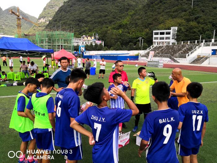 都匀二小杨柳街足球比赛,黔南州小学校园足球赛7月