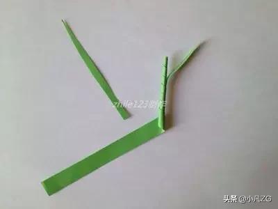 用卫生纸折康乃馨而且还不用铁丝,怎样折康乃馨最简单只需一张纸