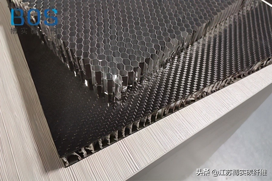 蜂窝铝塑板吸音隔音效果最好,碳纤维板有隔音效果吗