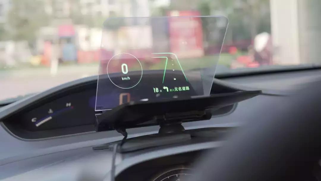 哪款车的hud最好用,最厉害的车载hud