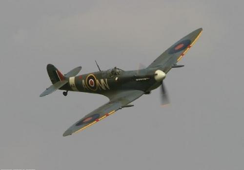 二战英国丘吉尔鳄鱼式喷火坦克,二战喷火战斗机有多强