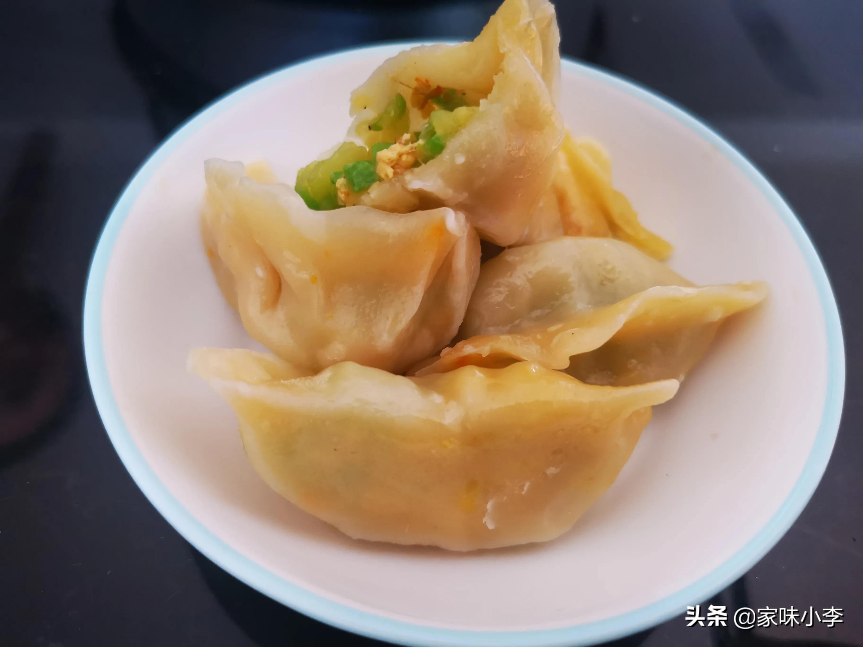 蒸饺用热水还是冷水和面,蒸饺和面用冷水还是热水