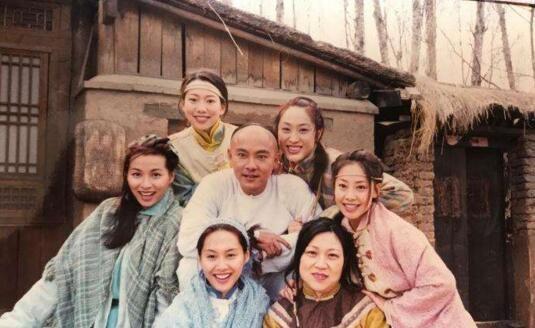 张卫健年轻光头时的颜值,凉风有信秋月无边张卫健粤语独白