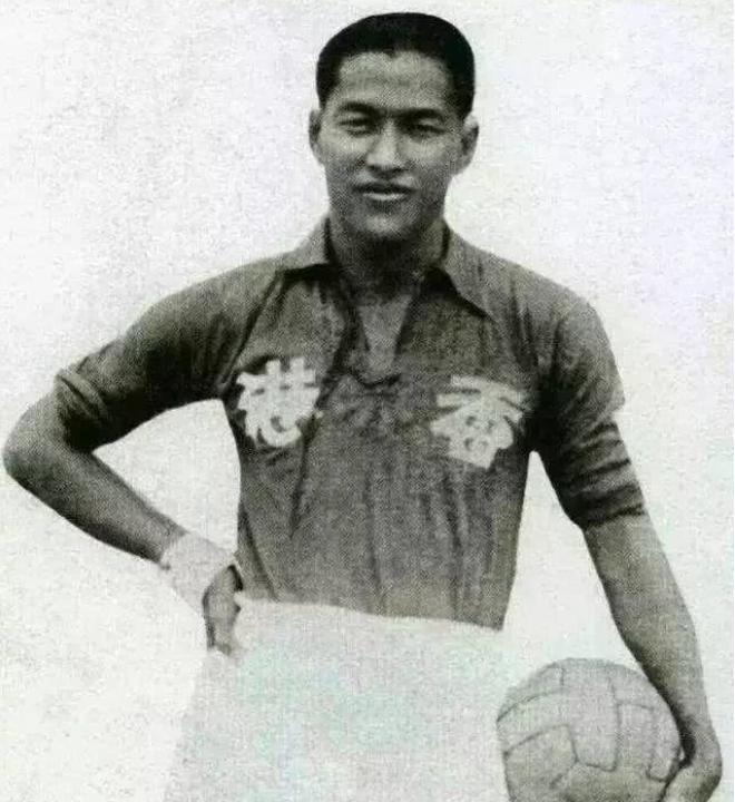 伟人足球情结:毛*东泽**踢门将,陈毅踢中锋,贺龙打造亚洲足球劲旅