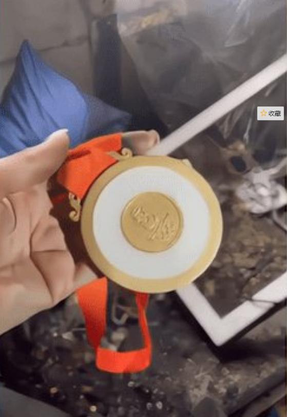 日本金牌被咬坏,日本金牌掉漆事件