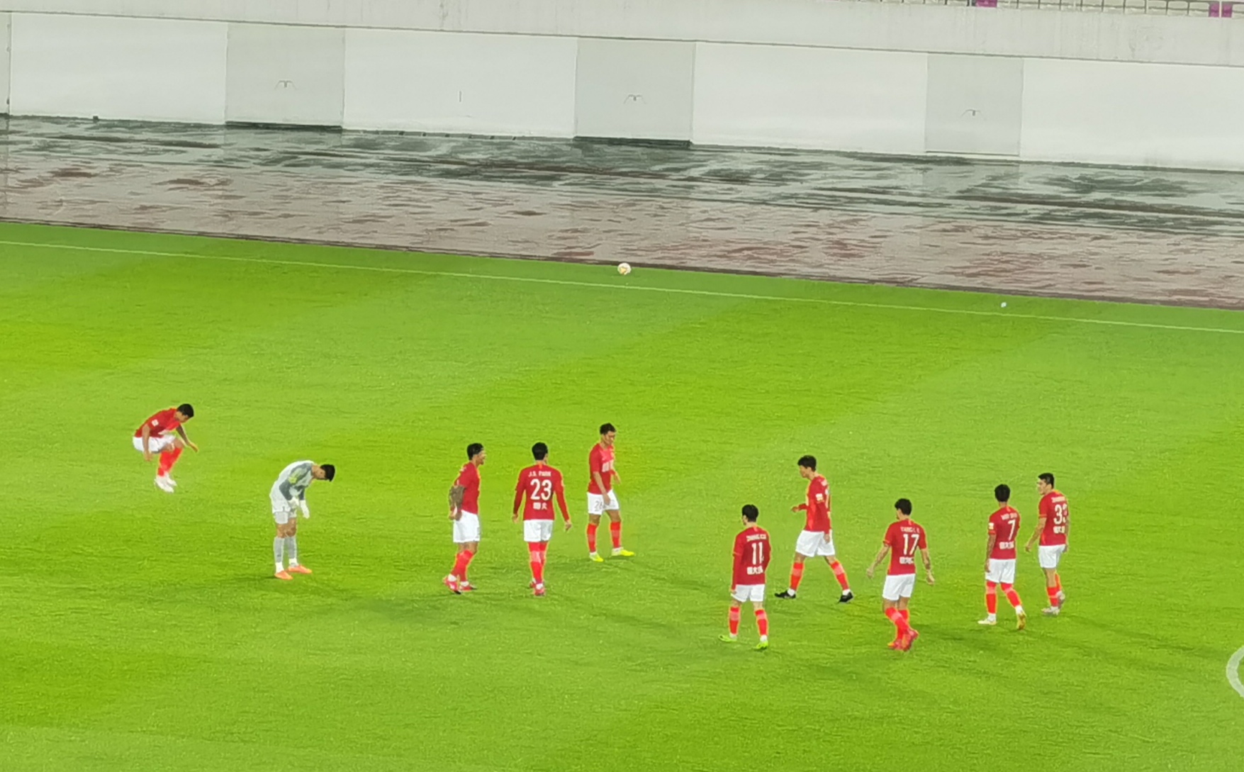 韦世豪强势来袭,中超韦世豪霸气视频