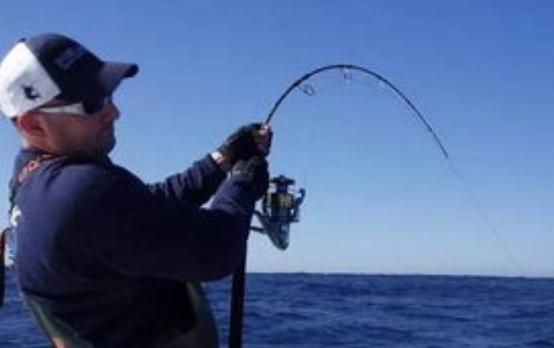 如何避免一上鱼就拔河,钓鱼如何避免拔河