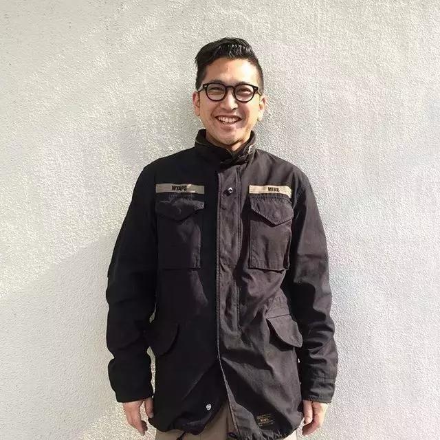 今天余文乐老师要为你们上一堂军装搭配课，答应我要好好学习哟！