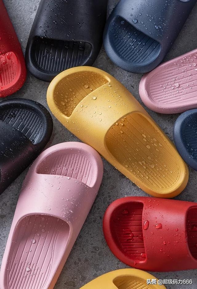 这个30岁年轻人，卖拖鞋1年挣2个亿！义乌老师傅：长江后浪推前浪