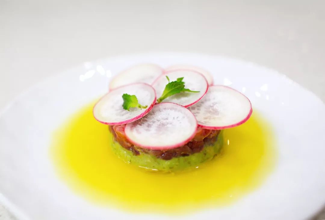 金枪鱼牛油果塔塔的做法,金枪鱼塔塔做法步骤