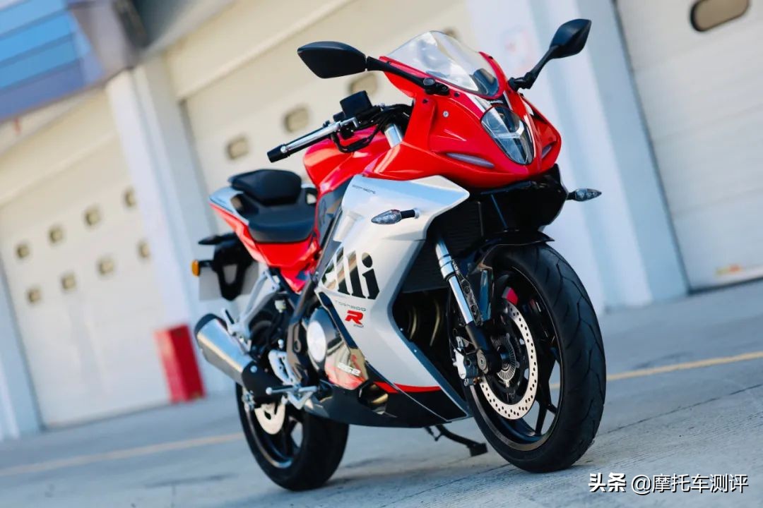 贝纳利龙卷风tornado252r极速,贝纳利龙卷风tornado252r评价