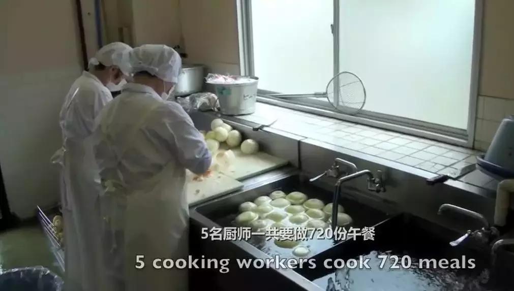 日本小学10元钱的午餐,日本学生午餐10元一个