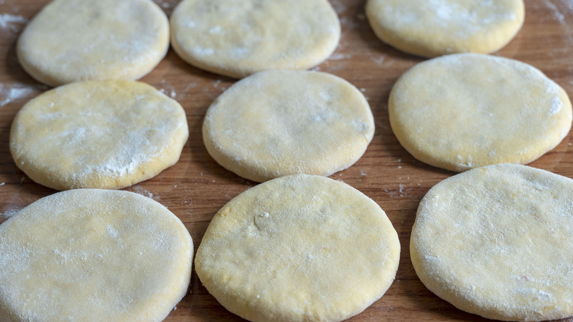 家里用的多功能电饼铛,家里有电饼铛还用买烤箱吗