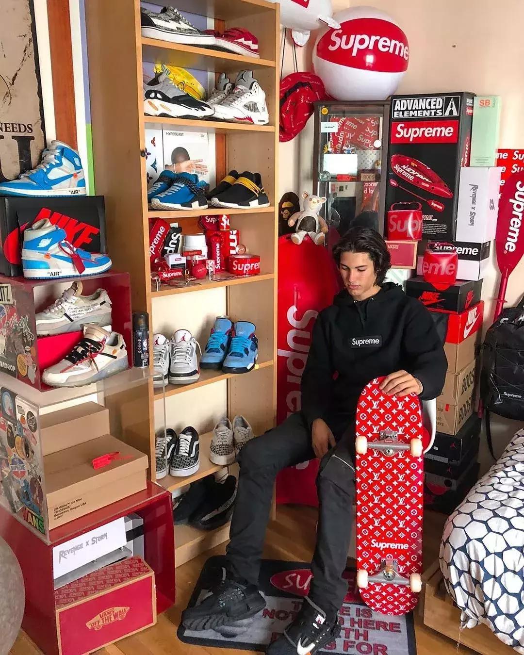 穿着AJ坐地铁就是假货？穿sup，ow就是跟风狗？