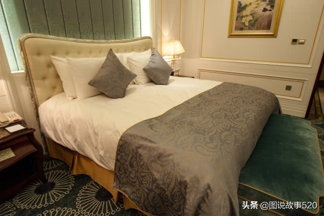 酒店房间床尾摆一长凳是什么意思,酒店床尾放条长凳