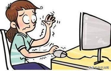 老年人拿东西时手抖是什么原因,老年人手抖嘴角抖是什么原因