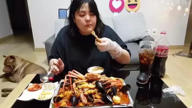 拿命在吃！吃完催吐！如果给你100万，你愿不愿意做吃播？