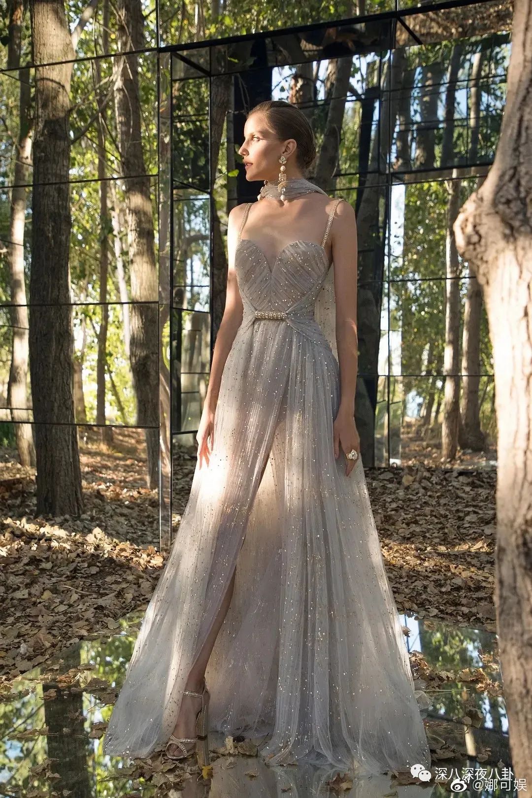 巩俐穿的皮衣,巩俐穿香奈儿