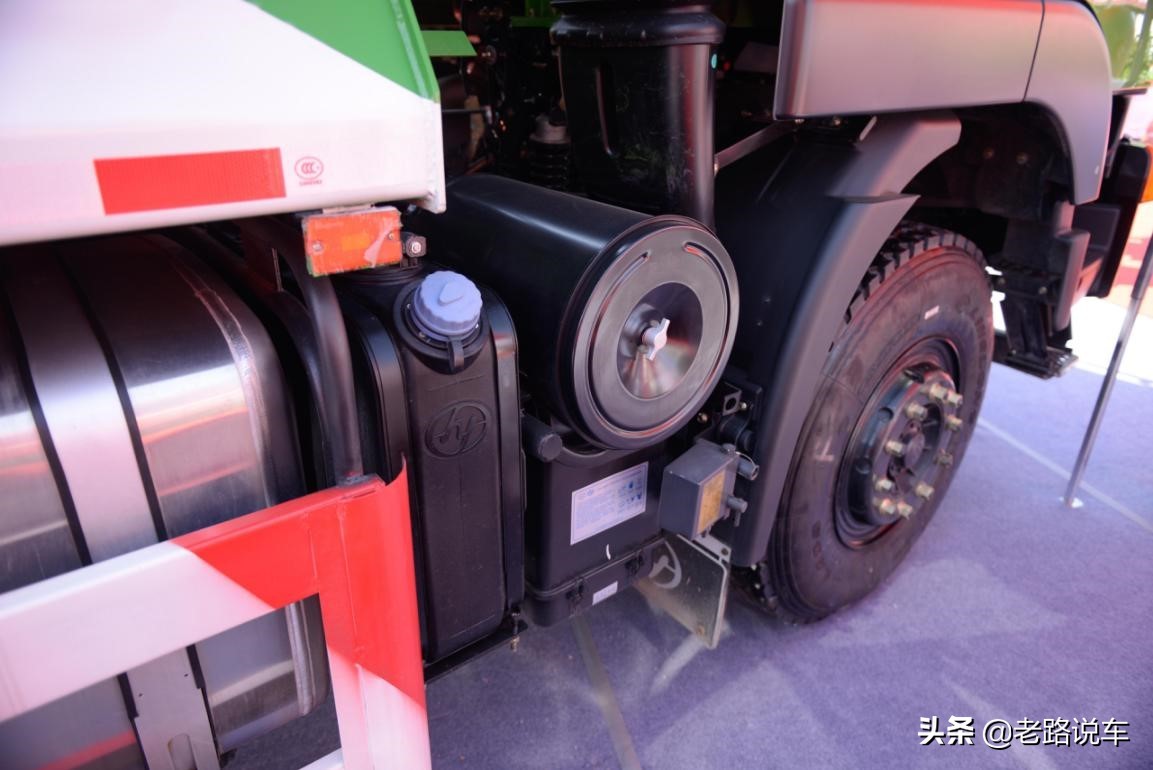 18款红岩杰狮c500渣土车,杰狮渣土车容易断大梁不