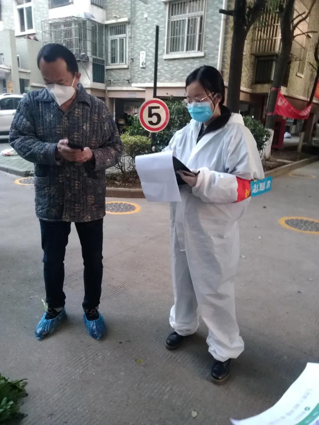 收到政府发放的爱心菜,政府领的爱心菜