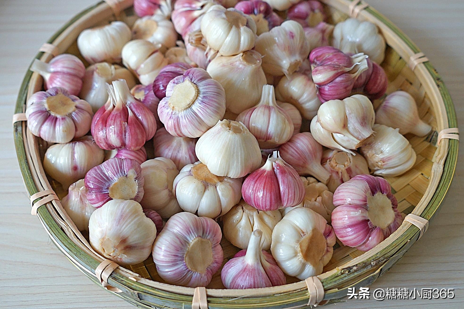 冬天糖醋蒜怎么腌比较快入味,用糖醋腌蒜比例