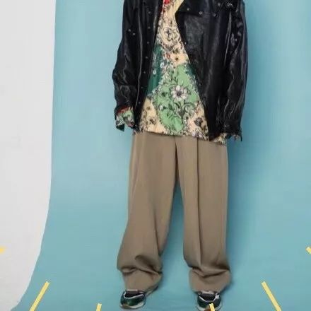 李栋旭穿绿色卫衣,李栋旭不老容颜