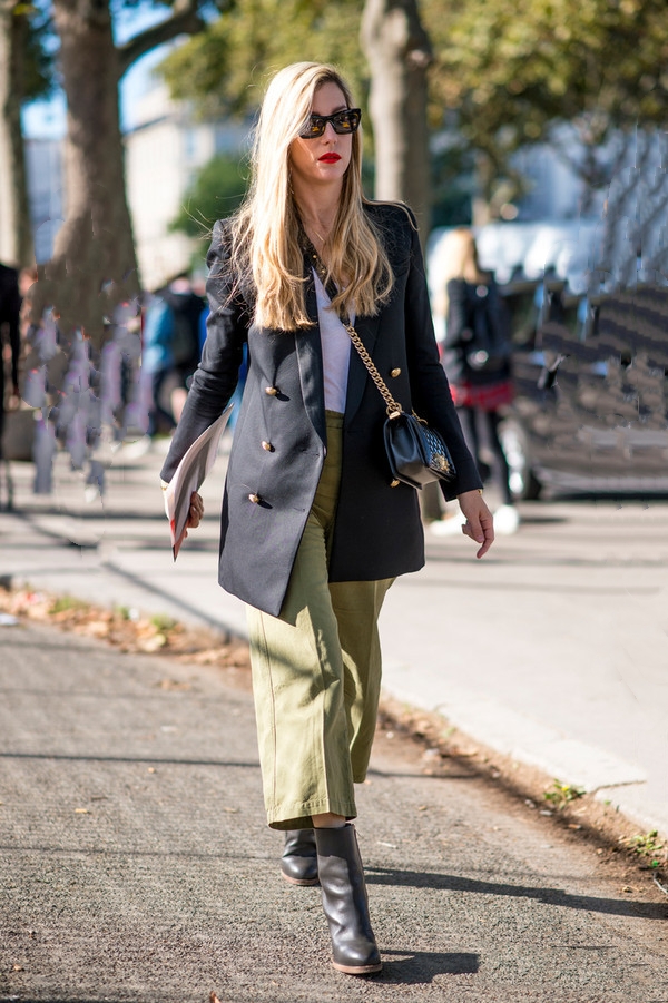 上身壮的女人,穿外套记住4要4不要,穿搭显壮还没气质