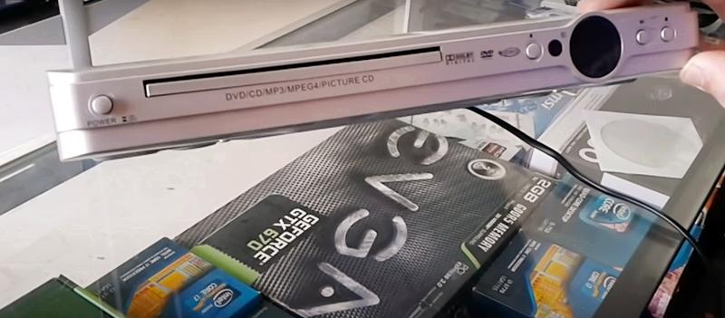 BLUESKYDV665影碟机，光盘托架不出仓维修，注意检查顺序和手法