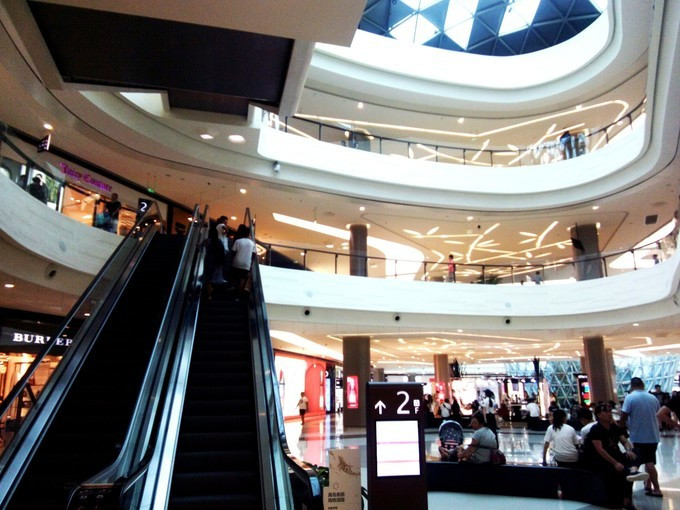 去热带的岛屿游泳,去热带旅行