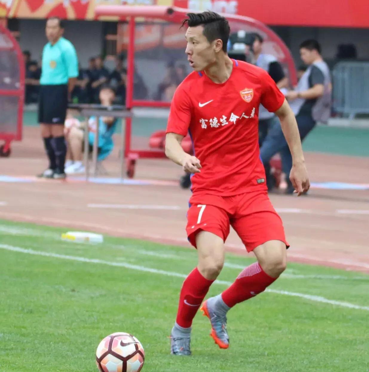 韩光徽加盟陕足,延边龙鼎韩光徽训练射门